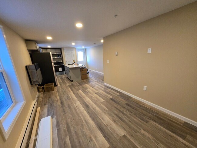 Building Photo - 109 2nd St