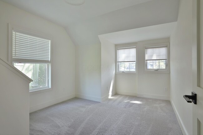 Building Photo - 125 S Knox St