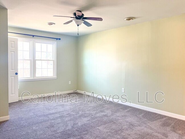 Building Photo - 206 Manassas Dr