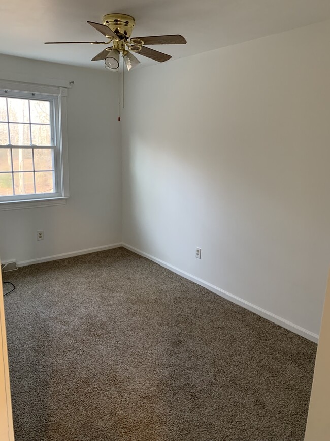 Building Photo - 135 Old Forge Dr