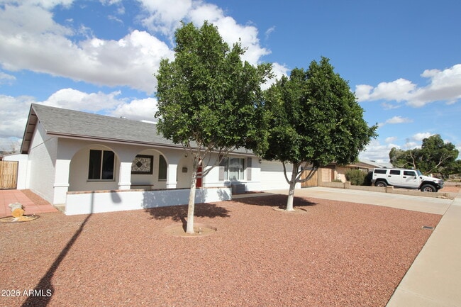 Building Photo - 1924 E Fremont Dr