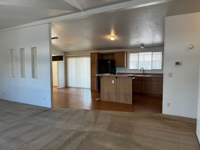 Building Photo - Coolidge 3 Bedroom 2 Bathroom Home Under $1,500!