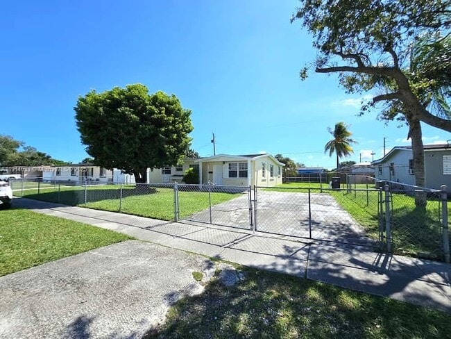 Building Photo - 10530 SW 149th St