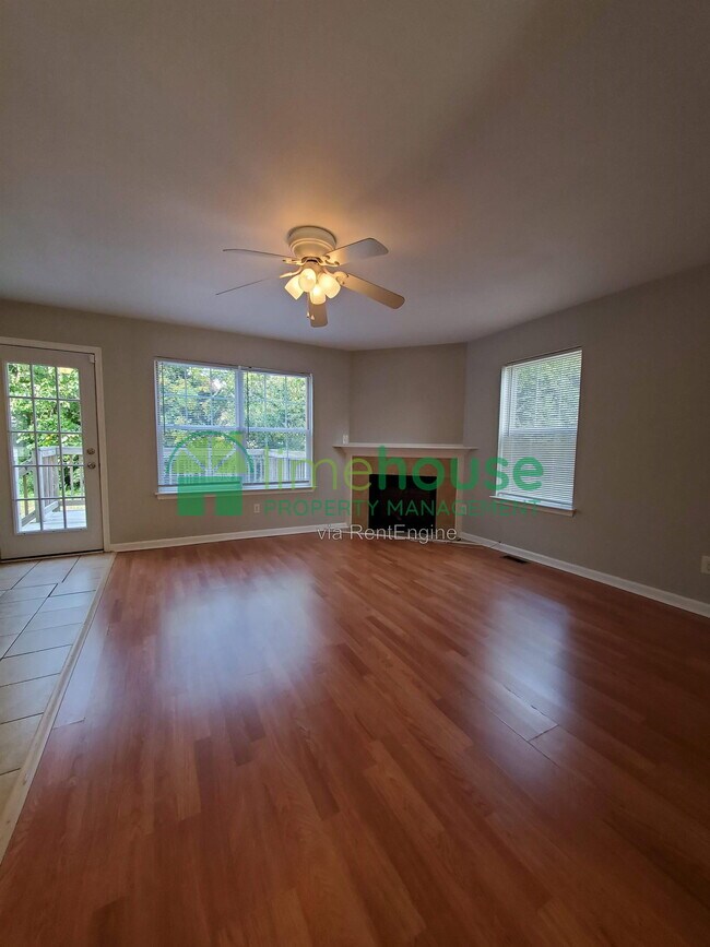 Building Photo - 420 W 30th St