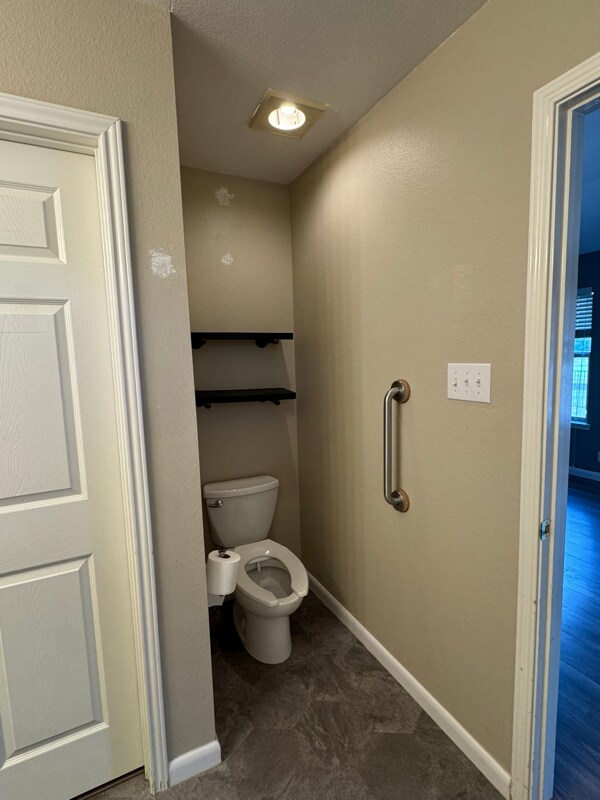 Building Photo - 2618 Dove Crossing Dr