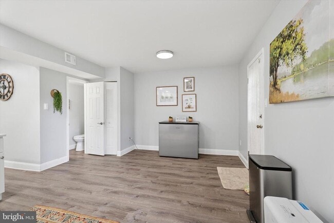 Building Photo - 205 Woodside Cir