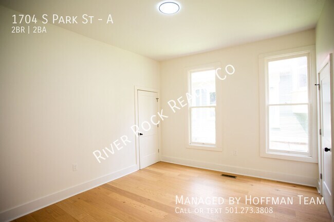 Building Photo - 1704 S Park St