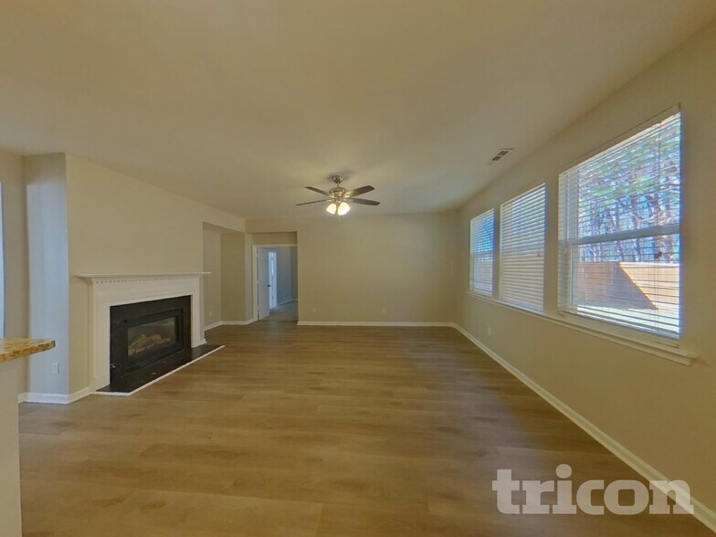 Building Photo - 42 Brookview Dr