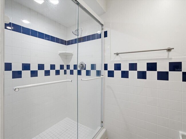 Building Photo - 15446 E Pond Woods Dr