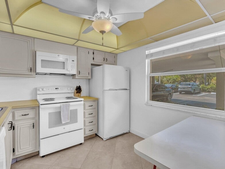 Building Photo - 2717 Florida Blvd