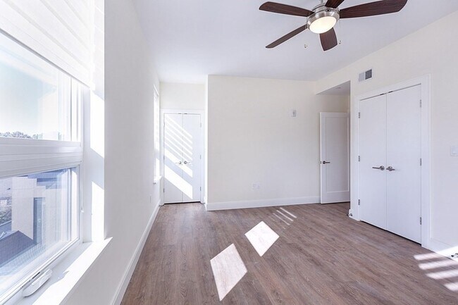 Building Photo - 40 Fisher Ave