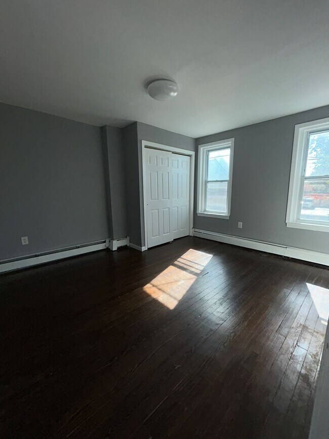 Building Photo - 126 D'Arcy Ave