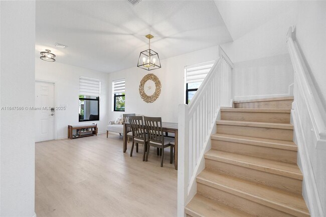Building Photo - 147 SW 185th Way