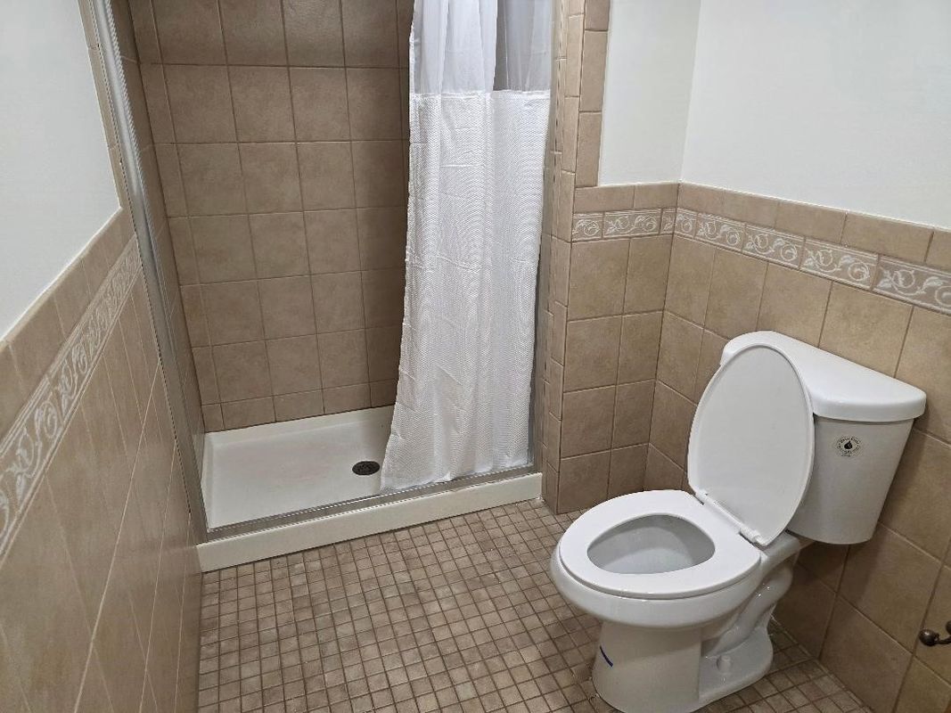 Building Photo - 9 Charles St