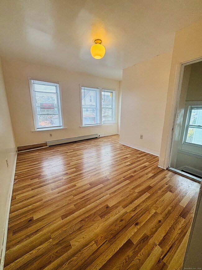 Building Photo - 259 6th St