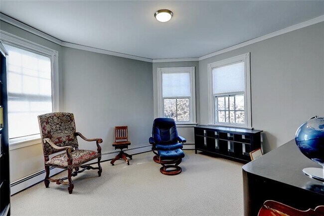 Building Photo - 37 Barnes St