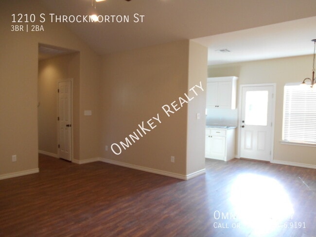 Building Photo - 1210 S Throckmorton St