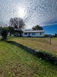 Building Photo - 712 Richmond Ave