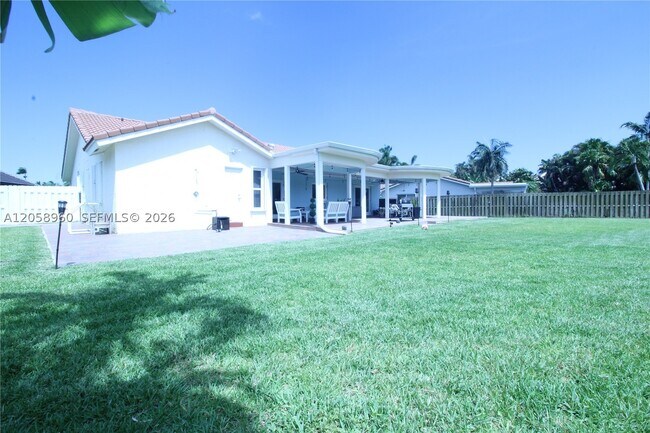 Building Photo - 6486 Woodbury Rd