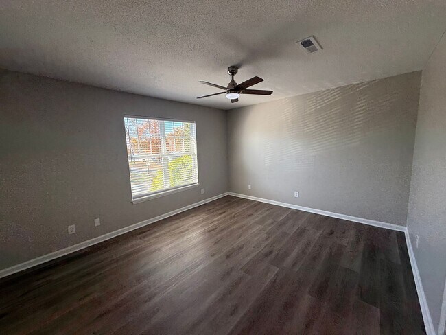 Building Photo - Rental Available NOW across from Tanglewood Park 336-360-5860