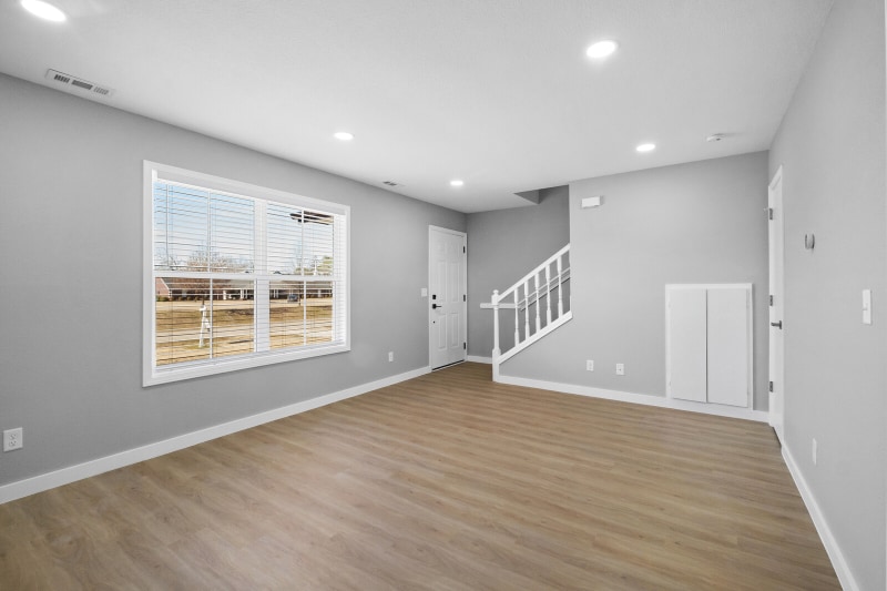 Building Photo - 404 NW D St