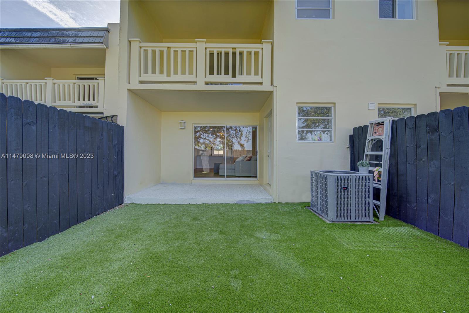Building Photo - 8329 SW 137th Ave