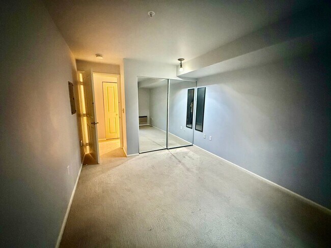 Building Photo - University District Condo