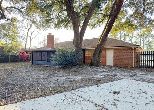 Building Photo - 7865 Apollo Dr