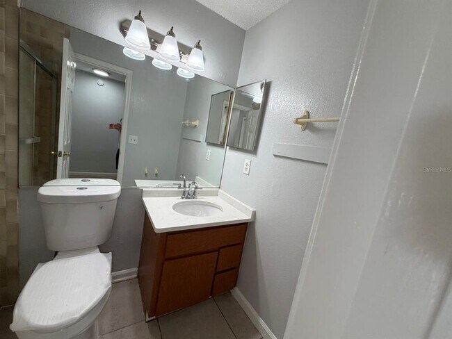 Building Photo - 3367 Riverview Way