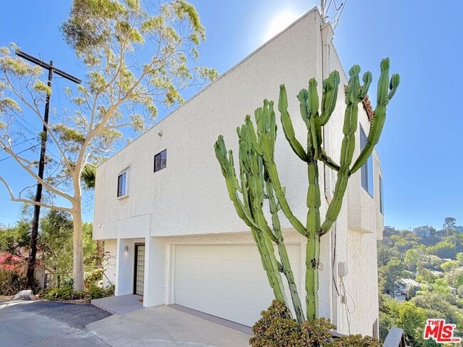 Building Photo - 2013 Cyprean Dr