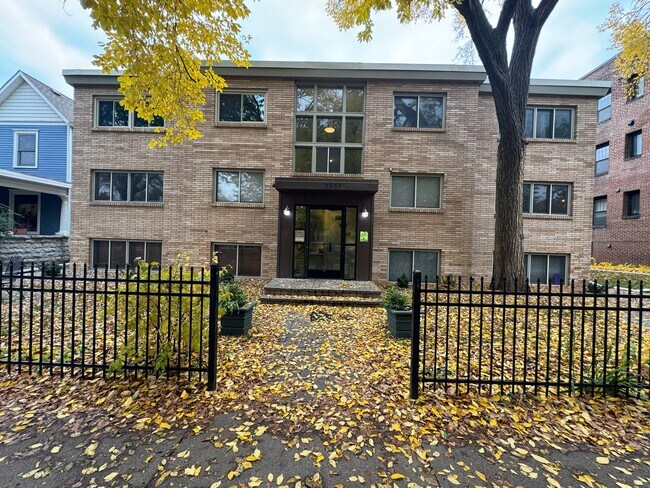 Primary Photo - 2507 Bryant Ave S