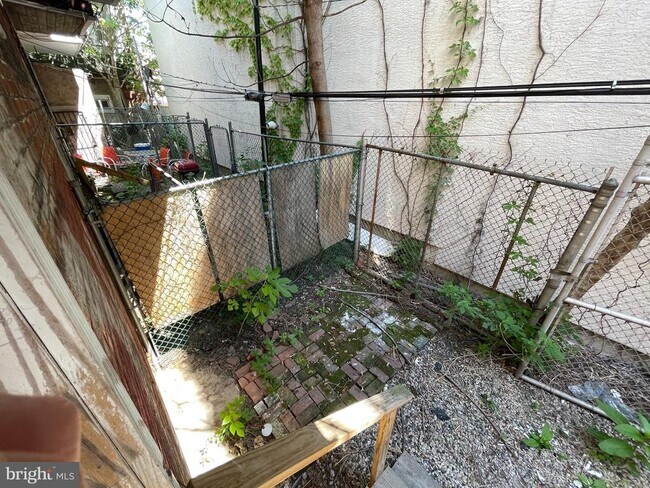 Building Photo - 433 N Napa St