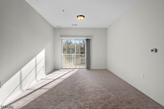 Building Photo - 56 Park Dr