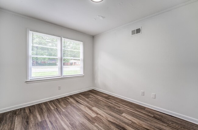 Building Photo - Bright, Comfortable 3BR/2BA Home in East Memphis — 1,400 Sq Ft!