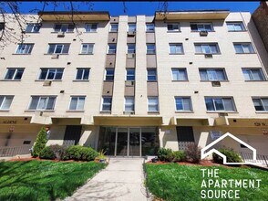 Building Photo - 520 W Aldine Ave