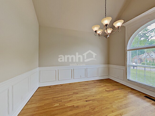 Building Photo - 1536 Jeter Way