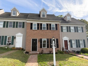 Building Photo - 23 Pheasant Ln