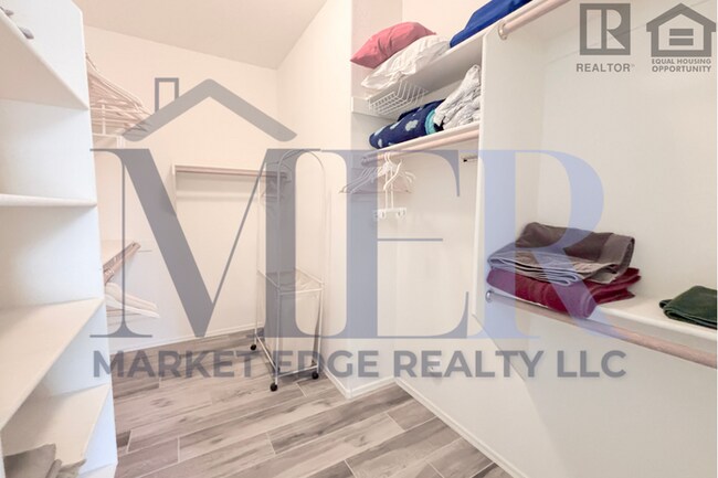 Building Photo - 4Bed/2Bath Furnished Home at Monroe/87th A...