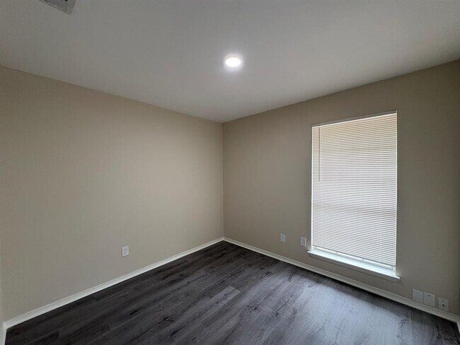 Building Photo - 2524 Chaparral Trail