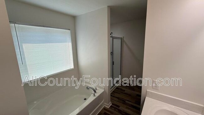 Building Photo - 340 Dunlin Dr