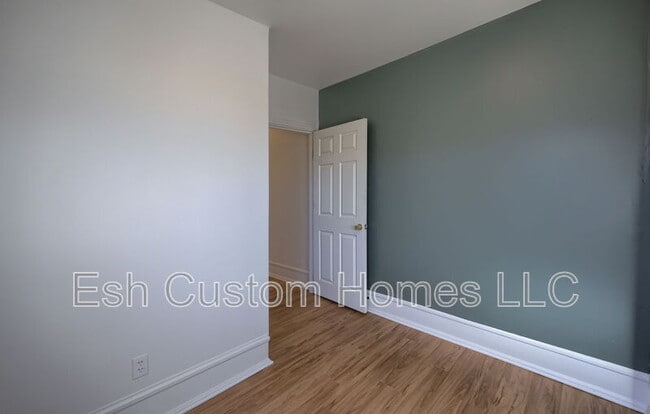 Building Photo - 227 S Ann St