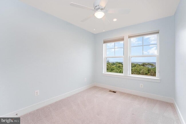 Building Photo - 1579 Sandpiper Bay Lp