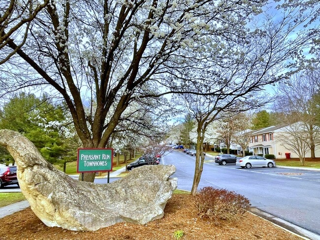 Building Photo - 200 Janie Ln