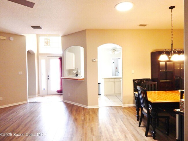 Building Photo - 4590 Brantford Ct