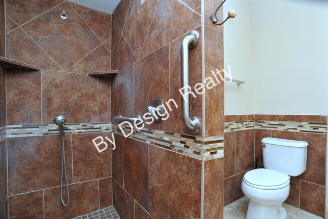 Building Photo - Remodeled Foothills Clusters 3 Bed 2 Bath