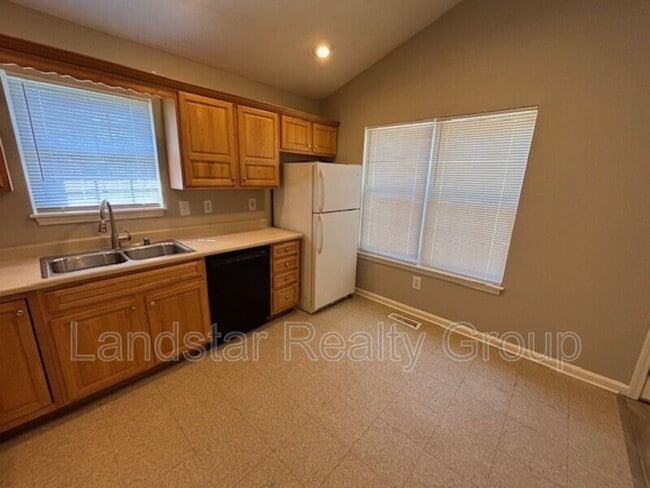 Building Photo - 3763 Parthenia Ave