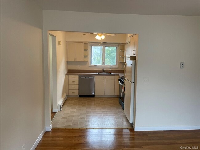Building Photo - 33 Graywood Rd