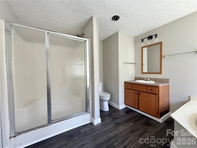 Building Photo - 4 Bedroom/2 Bath Home for Rent