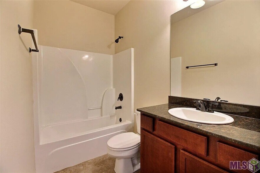 Building Photo - 11389 Ashwood Ct
