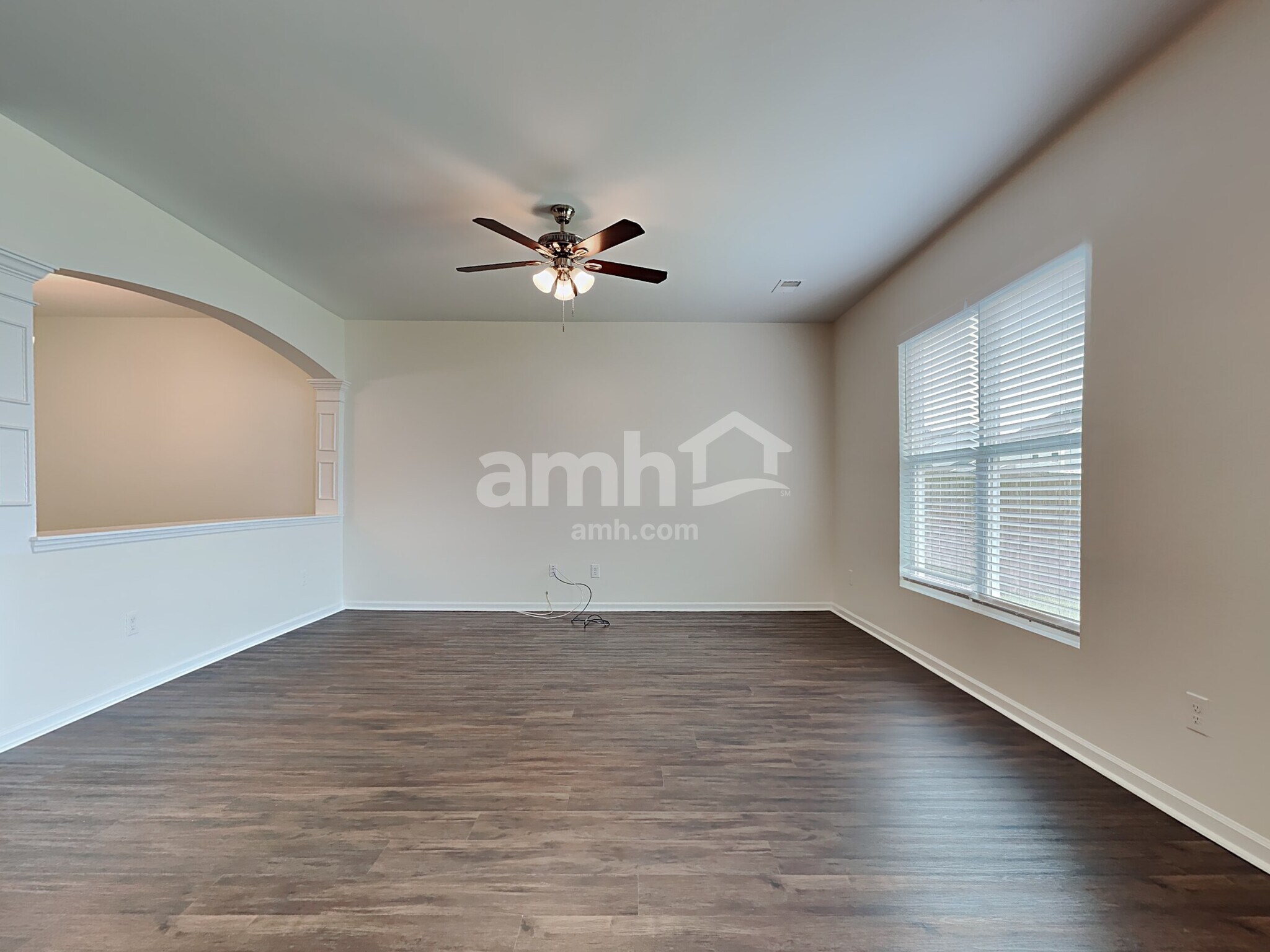 Building Photo - 136 Weeping Cypress Dr